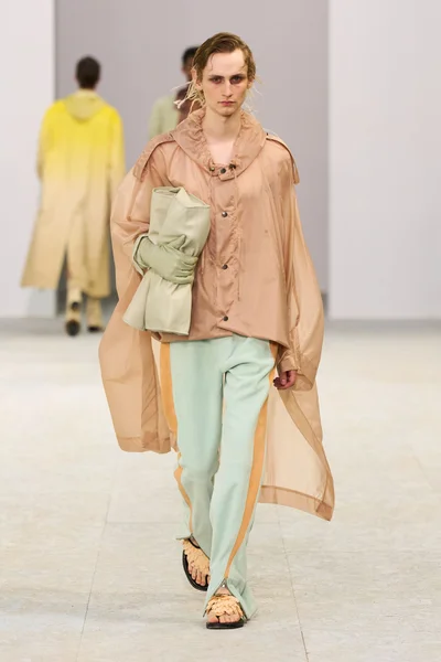 Look 38
